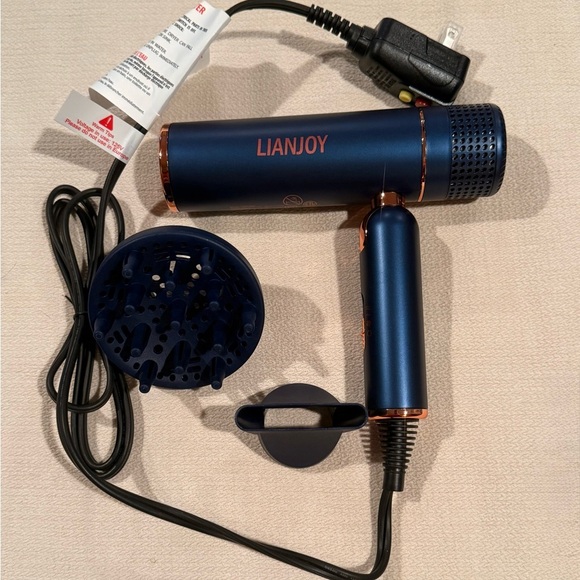 New Foldable Hair Dyer Blue Lightweight 2 Heat Settings Includes Travel Bag - Picture 4 of 10